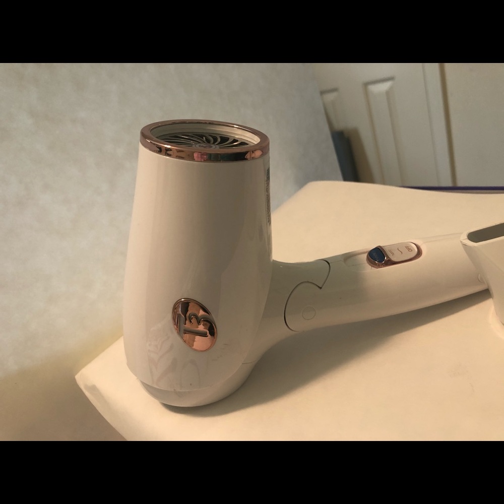 T3 Featherweight Compact Hair Dryer